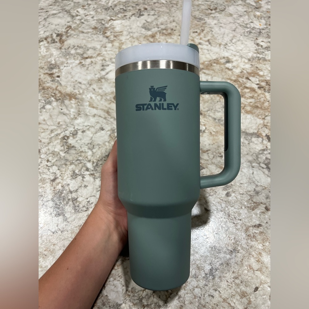 ✨ THE QUENCHER H2.0 FLOWSTATE™ TUMBLER (SOFT MATTE) | 40 OZ. Shale
